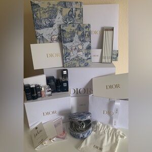 𝐏𝐑𝐈𝐂𝐄 𝐅𝐈𝐑𝐌 🎀 Dior stationary and beauty set